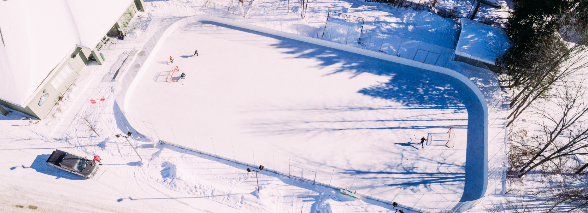 aerial image of the Washago outdoor ice rink